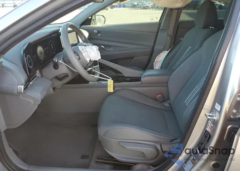 2023 Hyundai Elantra Sel z USA, uszkodzony, nr VIN 5NPLS4AG7PH118005